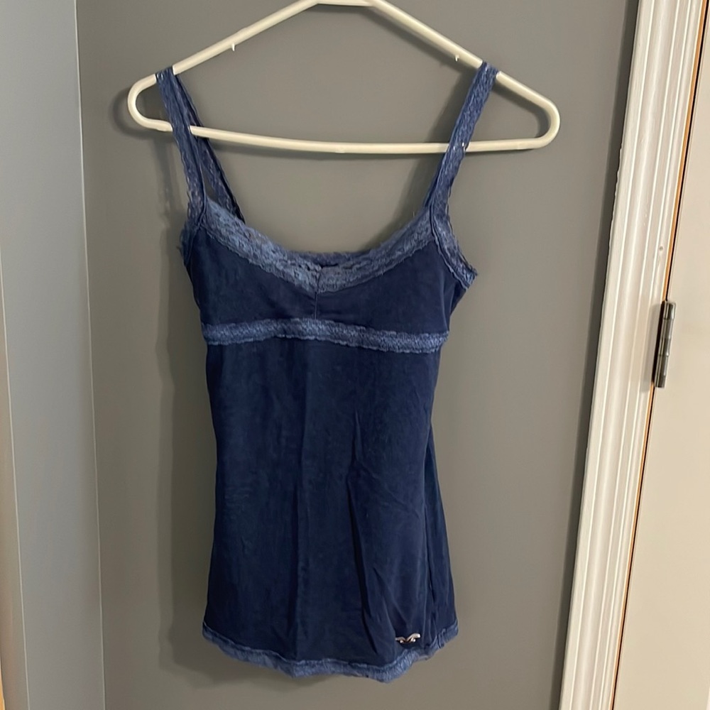 Navy blue hollister tank.